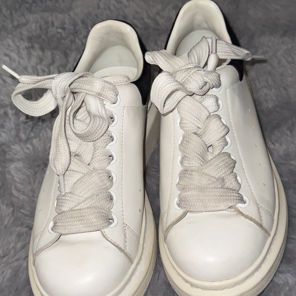 Alexander McQueen White Sneakers with Black Detail - Picture 6 of 7